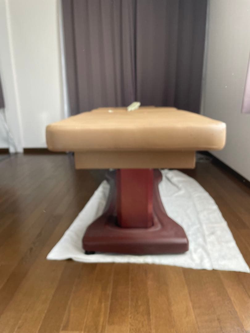 リクライニングマッサージテーブル