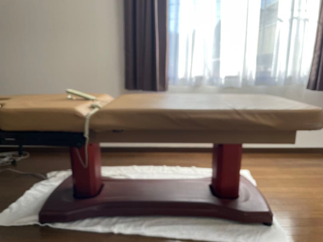 リクライニングマッサージテーブル