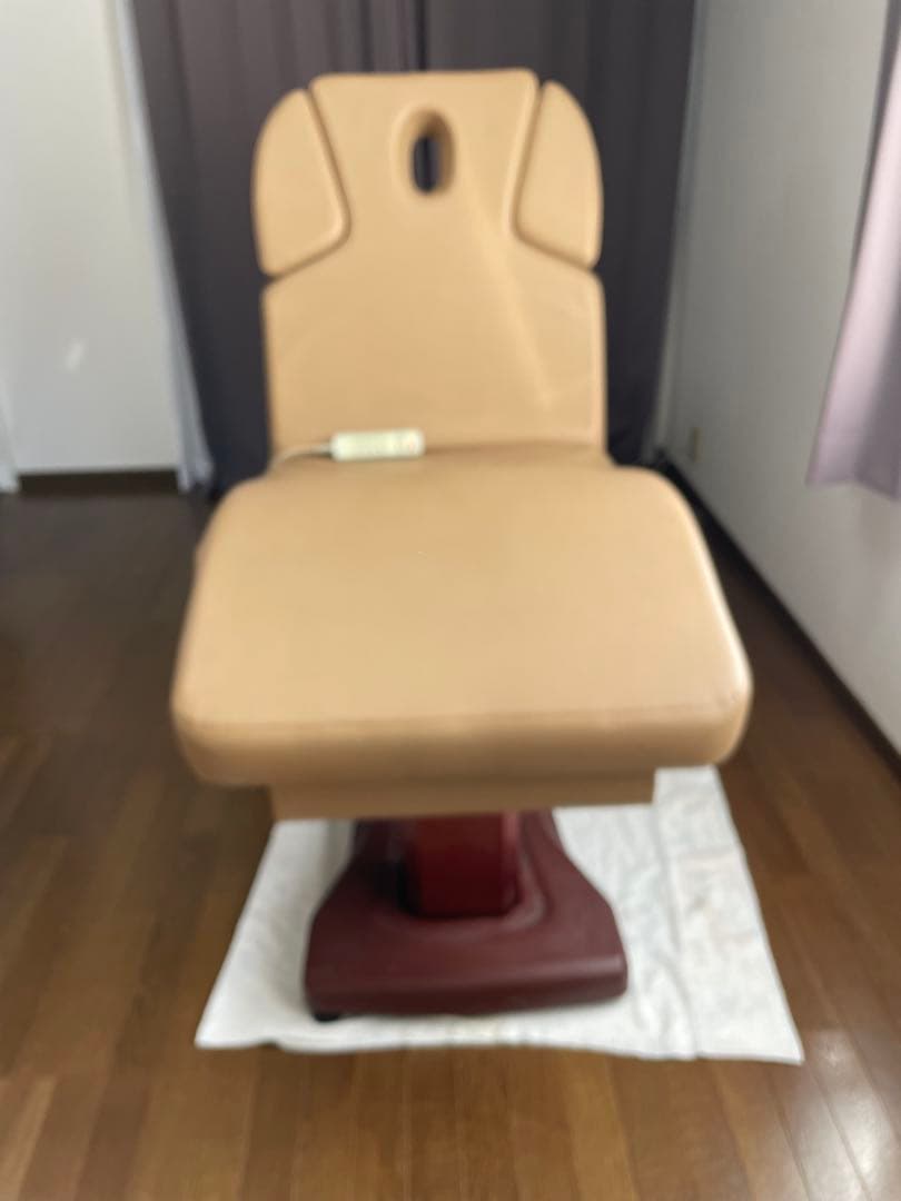 リクライニングマッサージテーブル