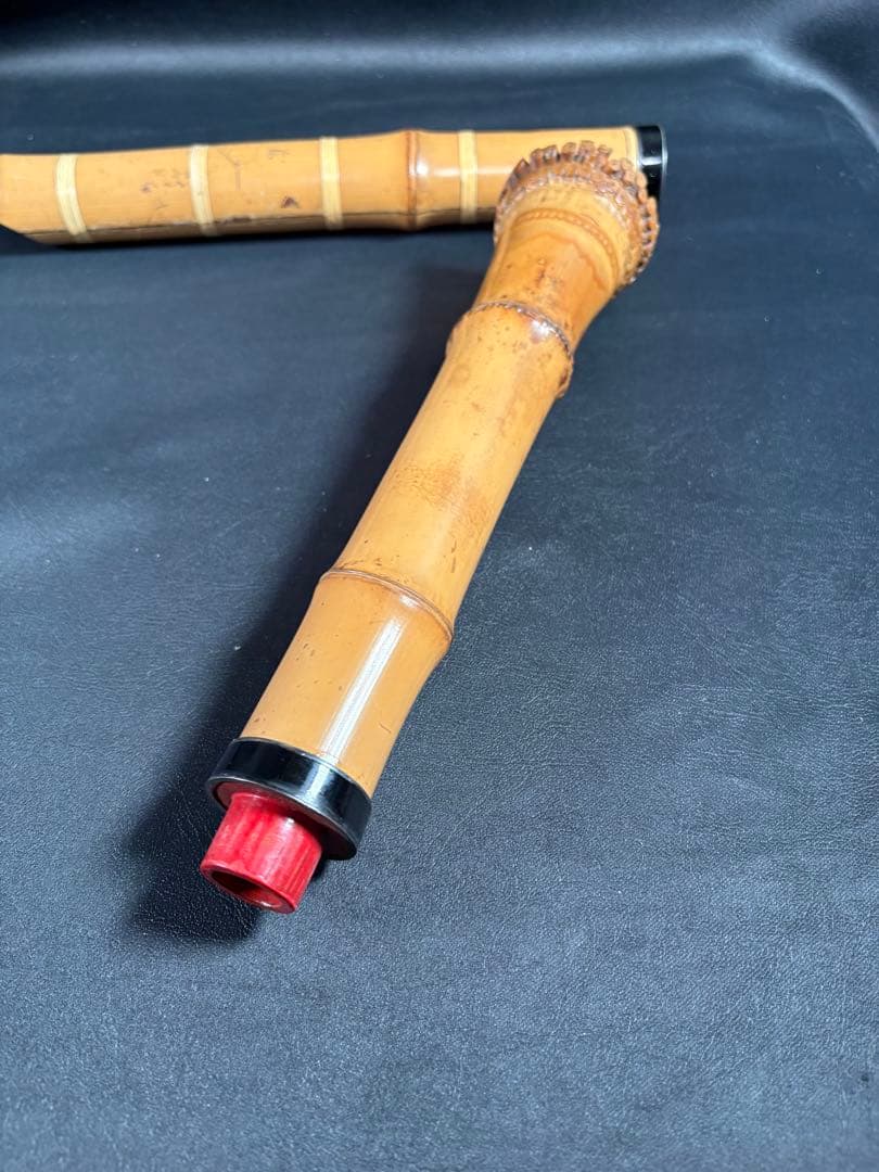 C081 高級 尺八 一尺八寸（約54.5cm） 根掘り 竹製 二つ折 管内朱塗