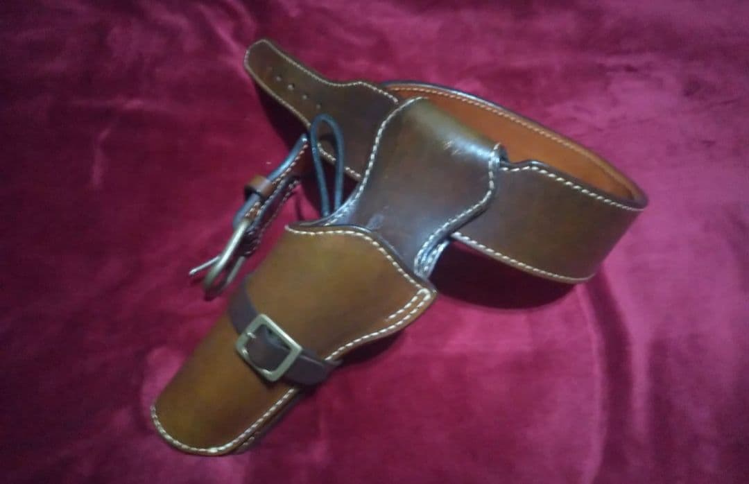 早撃ちホルスター、ガンベルトメタル入り左用SAAピースメーカー用