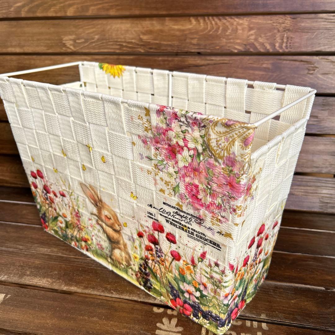 ご予約品　ハンドメイドリメイク　 マガジンラック たまごを抱いたうさぎさんとお花