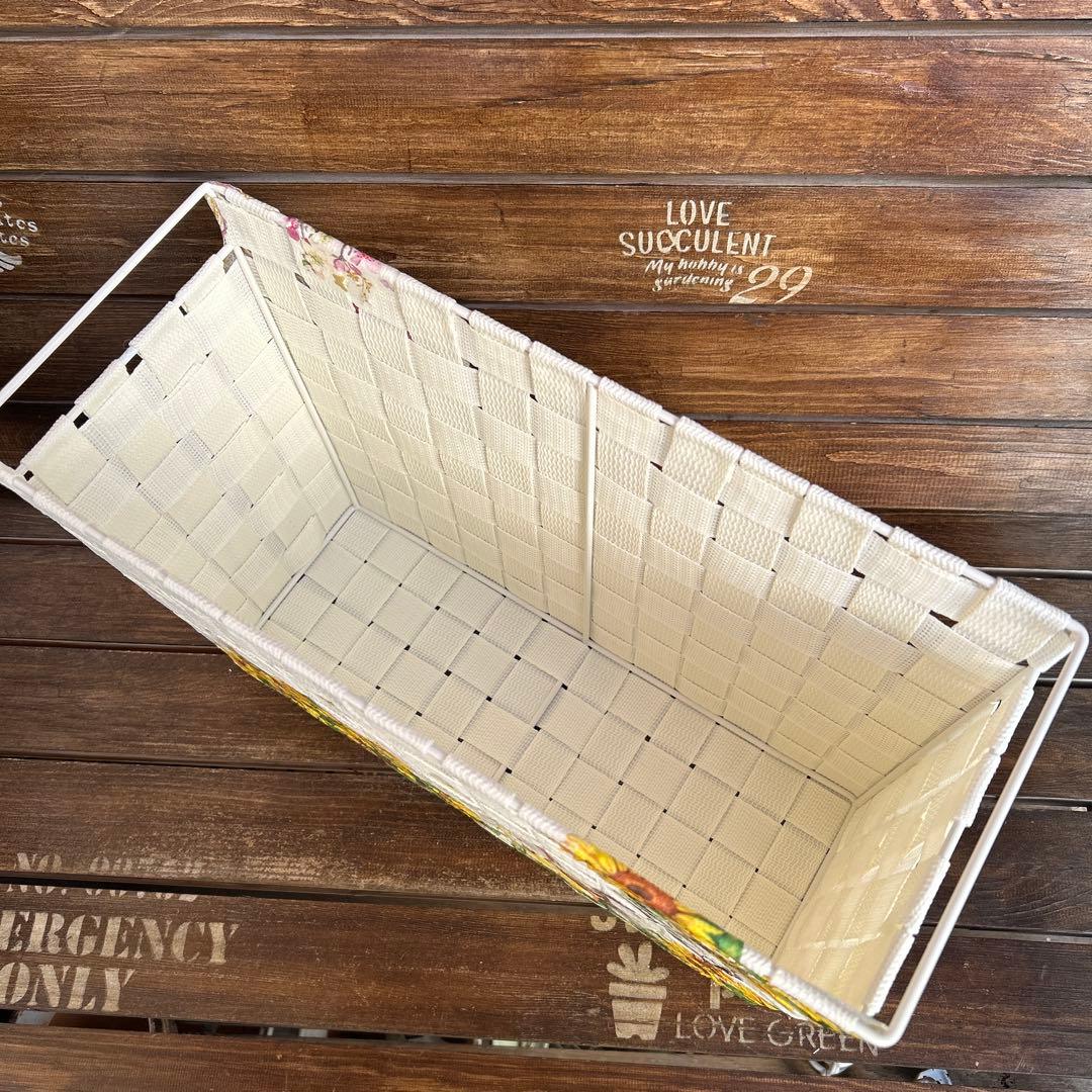 ご予約品　ハンドメイドリメイク　 マガジンラック たまごを抱いたうさぎさんとお花