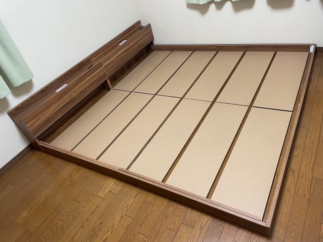 モダンライト•コンセント付き ローベッド