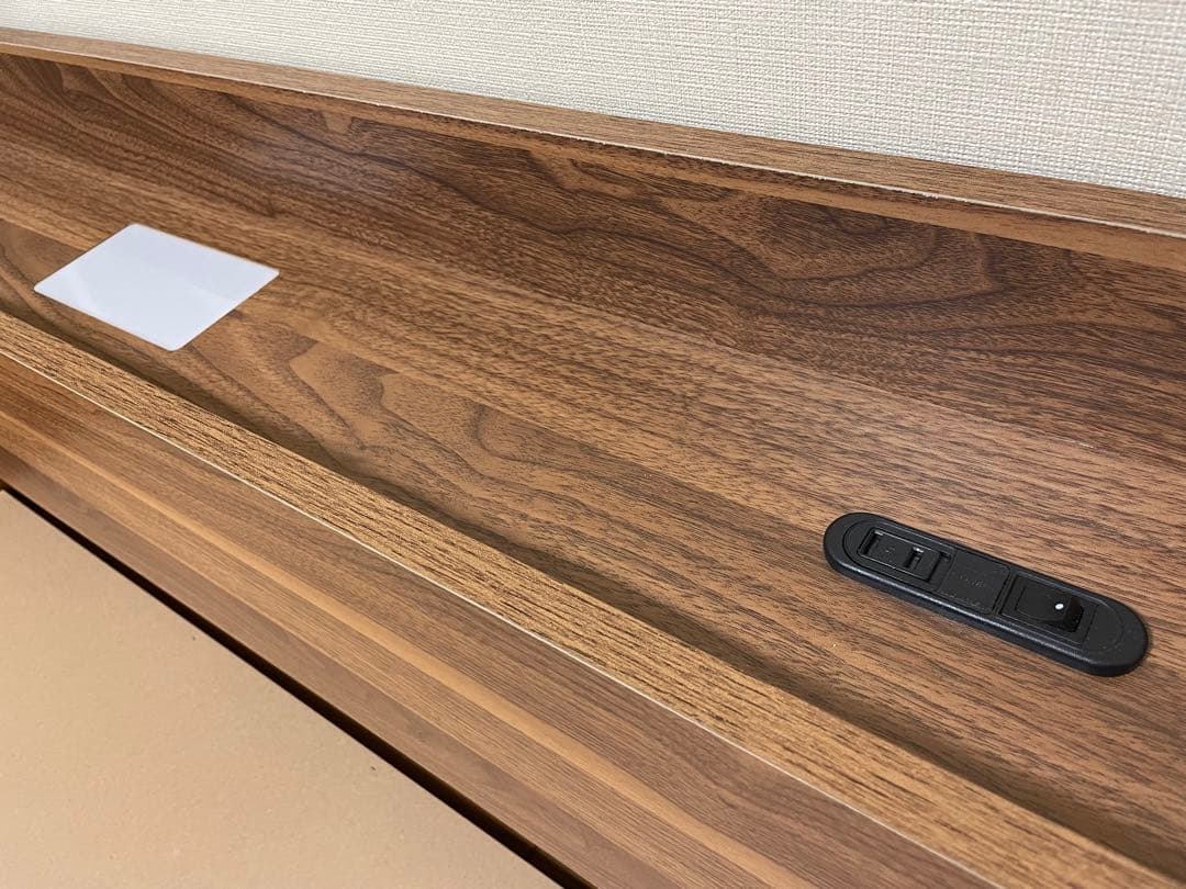 モダンライト•コンセント付き ローベッド