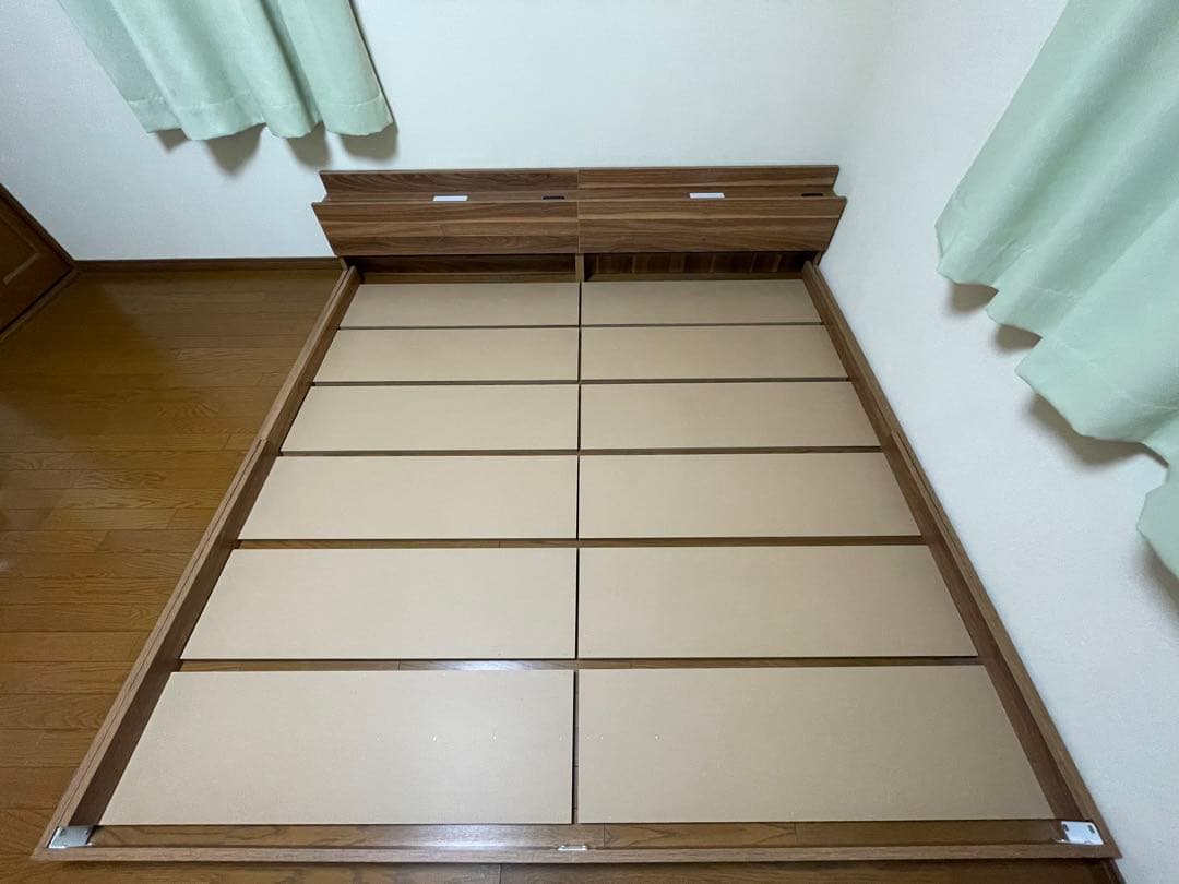 モダンライト•コンセント付き ローベッド