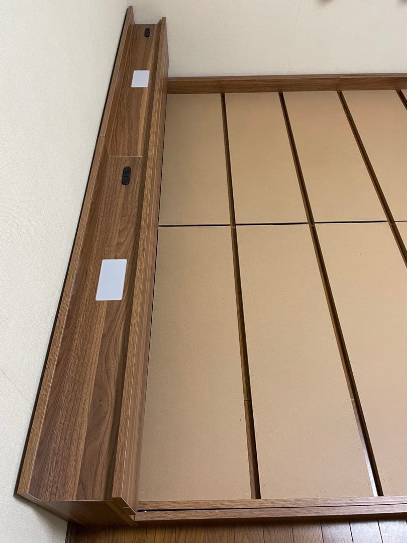 モダンライト•コンセント付き ローベッド