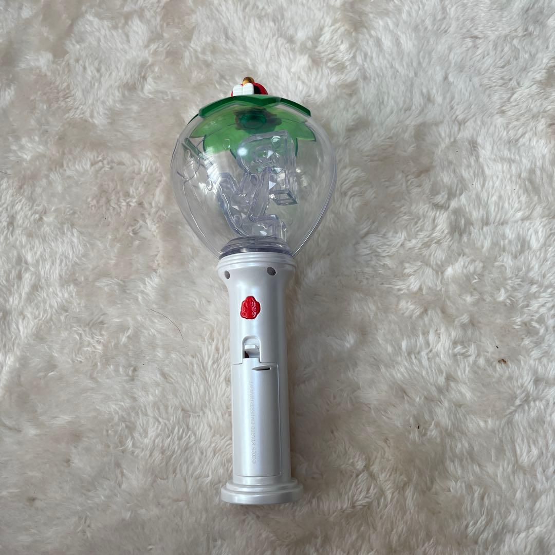 お値下げ中山田涼介 RED うちわ ペンライト セットLIVE 2025 - メルカリ