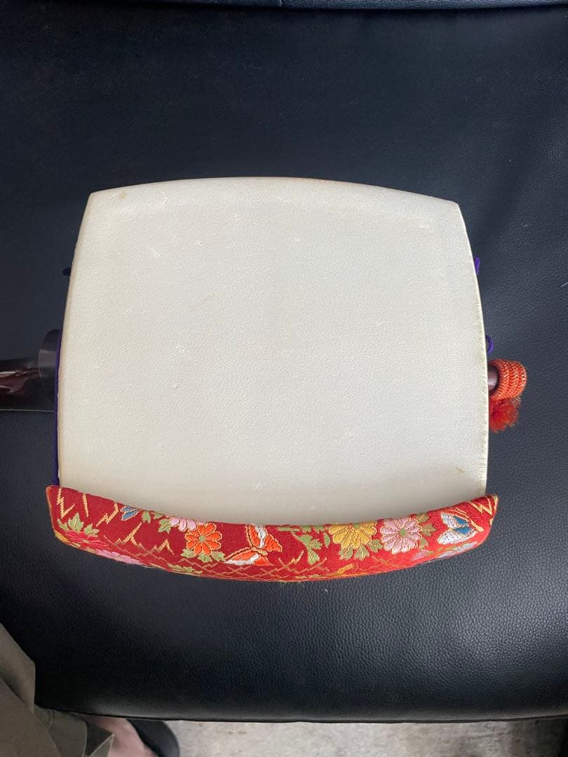 ヒロコはん三味線 赤木？ 細棹 皮破れなし　動作品