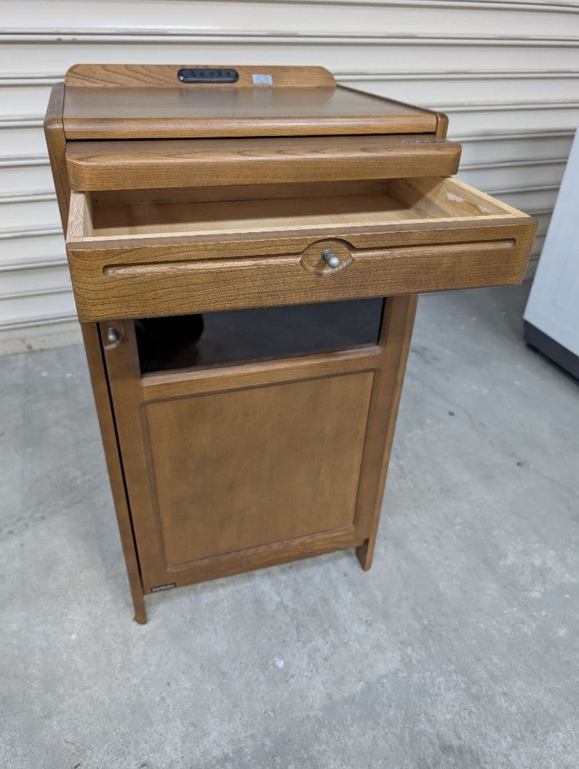 【送料込み】karimoku カリモク FAX台 ガラスキャビネット