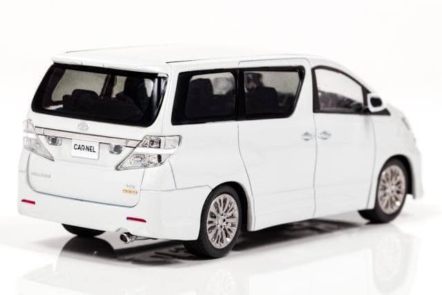 1/43 トヨタ ヴェルファイア 3.5Z GOLDEN EYES II 白