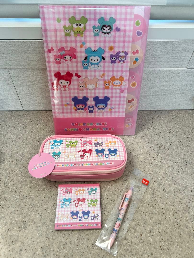 サンリオ TWICE LOVELYS コラボ 文房具 セットペンケースサンスター