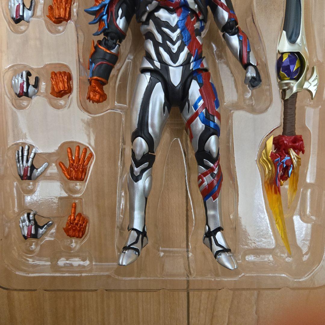 S.H.Figuarts ウルトラマンブレーザー ファードランアーマー
