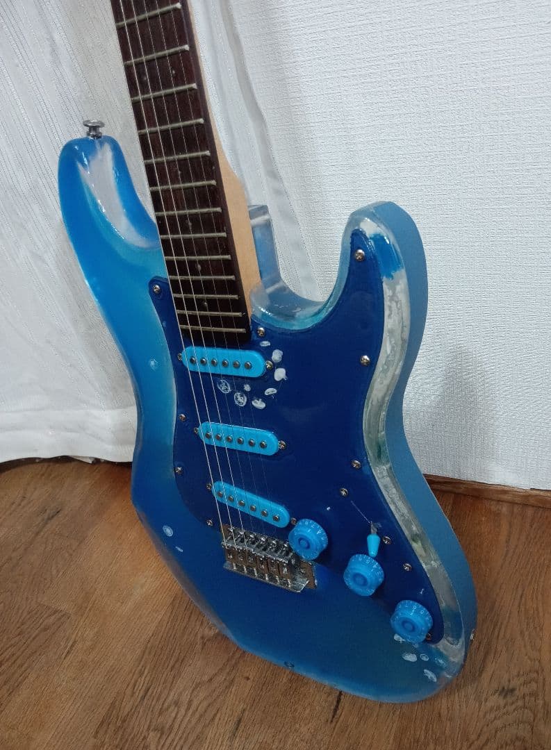 エレキギター アクリル透明 ストラトタイプ LED・WAVE・クラゲ仕様