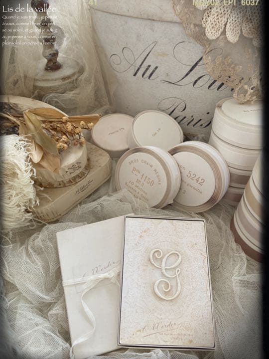 №2【1点のみ】フランス アンティーク イニシャル刺繍シートBOX付