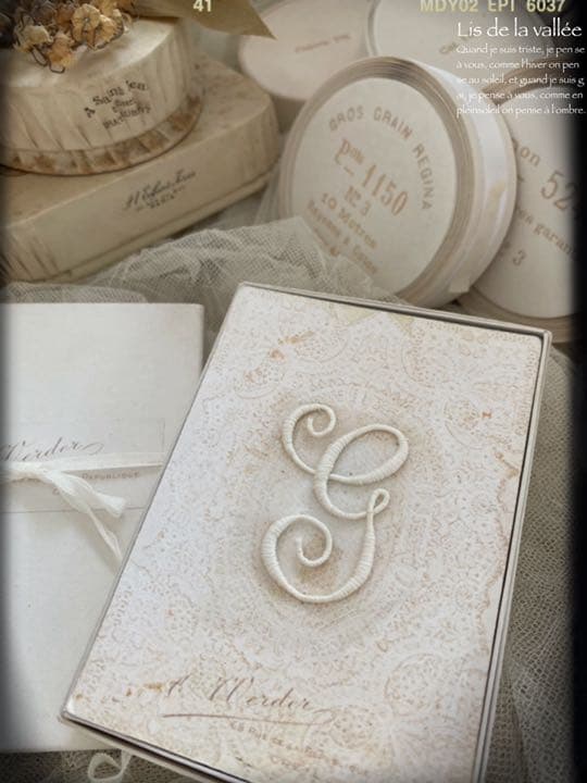 №2【1点のみ】フランス アンティーク イニシャル刺繍シートBOX付