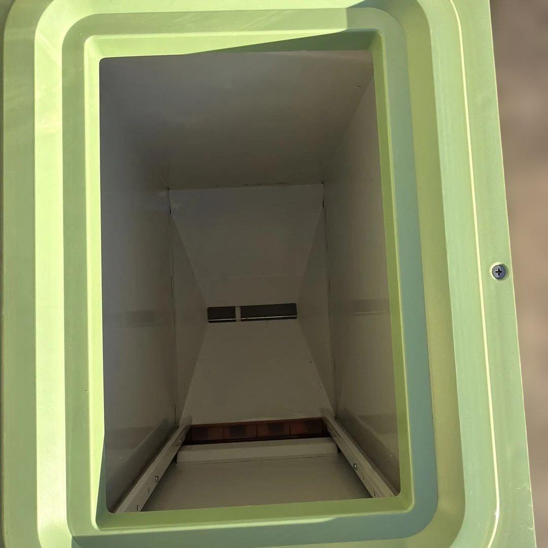 米びつ 緑色とクリーム色 60℃耐熱