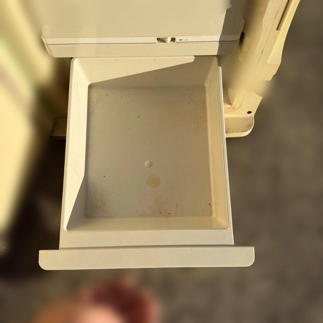 米びつ 緑色とクリーム色 60℃耐熱