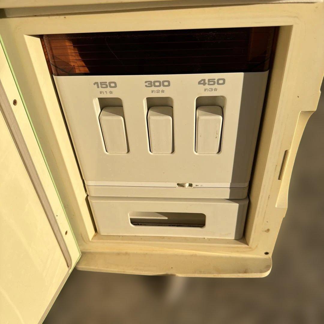 米びつ 緑色とクリーム色 60℃耐熱