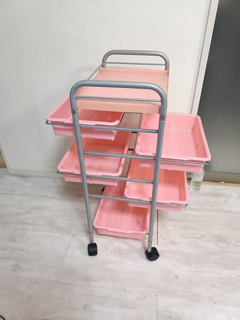 美容室ワゴンピンク　収納ワゴン　理美容 キャスター付き ネイル　理髪サロン