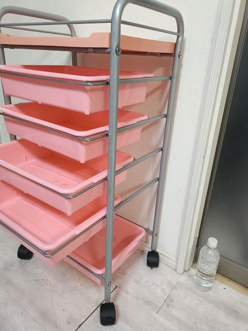 美容室ワゴンピンク　収納ワゴン　理美容 キャスター付き ネイル　理髪サロン