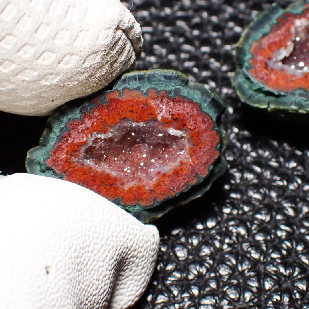 天然石 トレジャーめのう 赤 ペア 1 原石 水晶 鉱物標本 パワーストーン