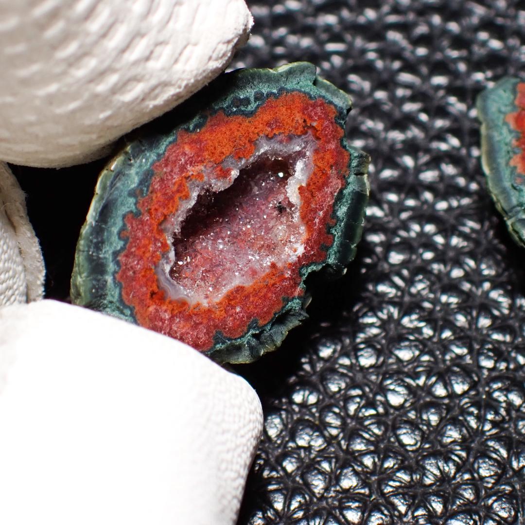 天然石 トレジャーめのう 赤 ペア 1 原石 水晶 鉱物標本 パワーストーン