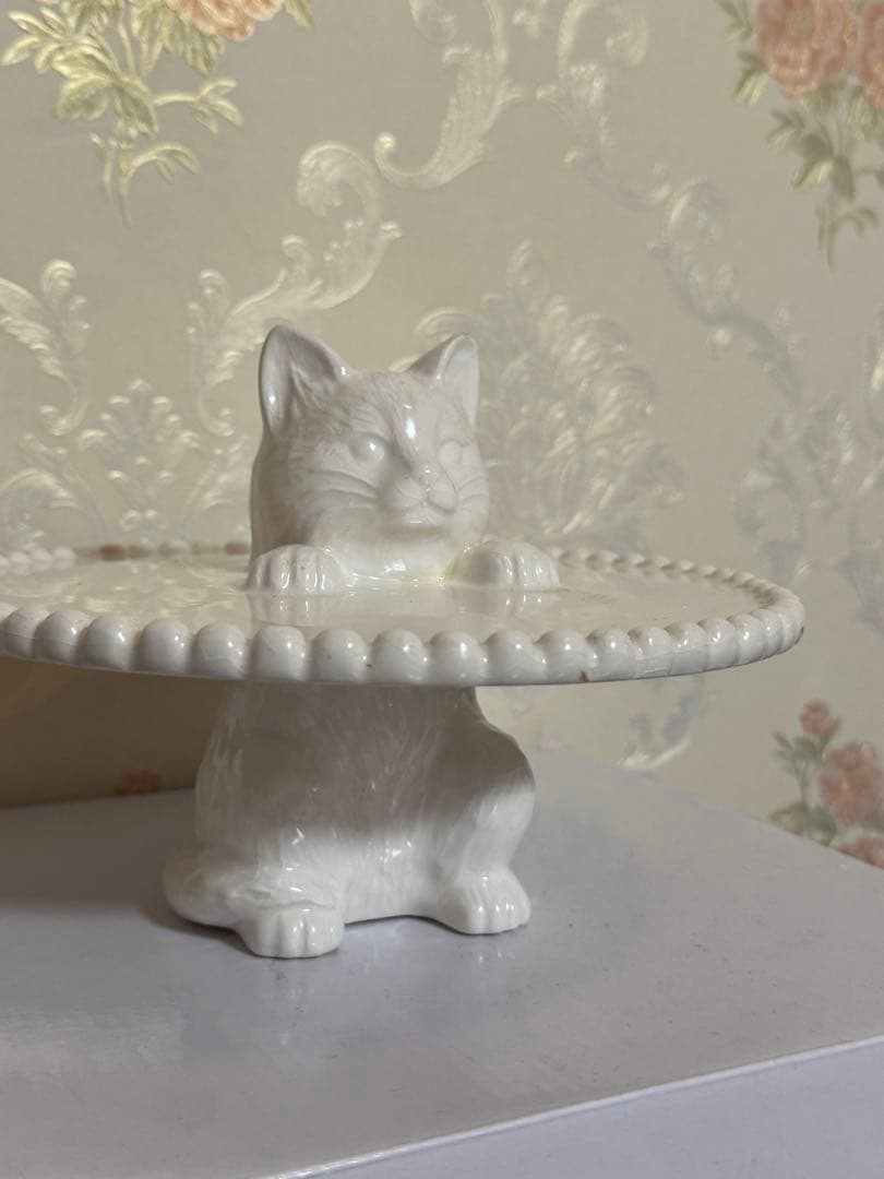 アフタヌーンティー　Cats NapTimeねこ置物猫の陶器ケーキスタンド