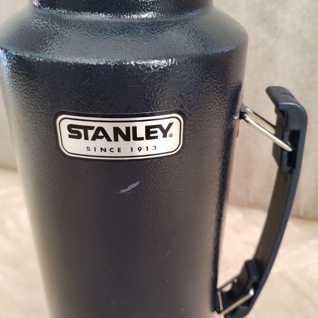期間限定価格 旧ロゴ STANLEYスタンレー 1.9L 水筒 ネイビー 廃盤