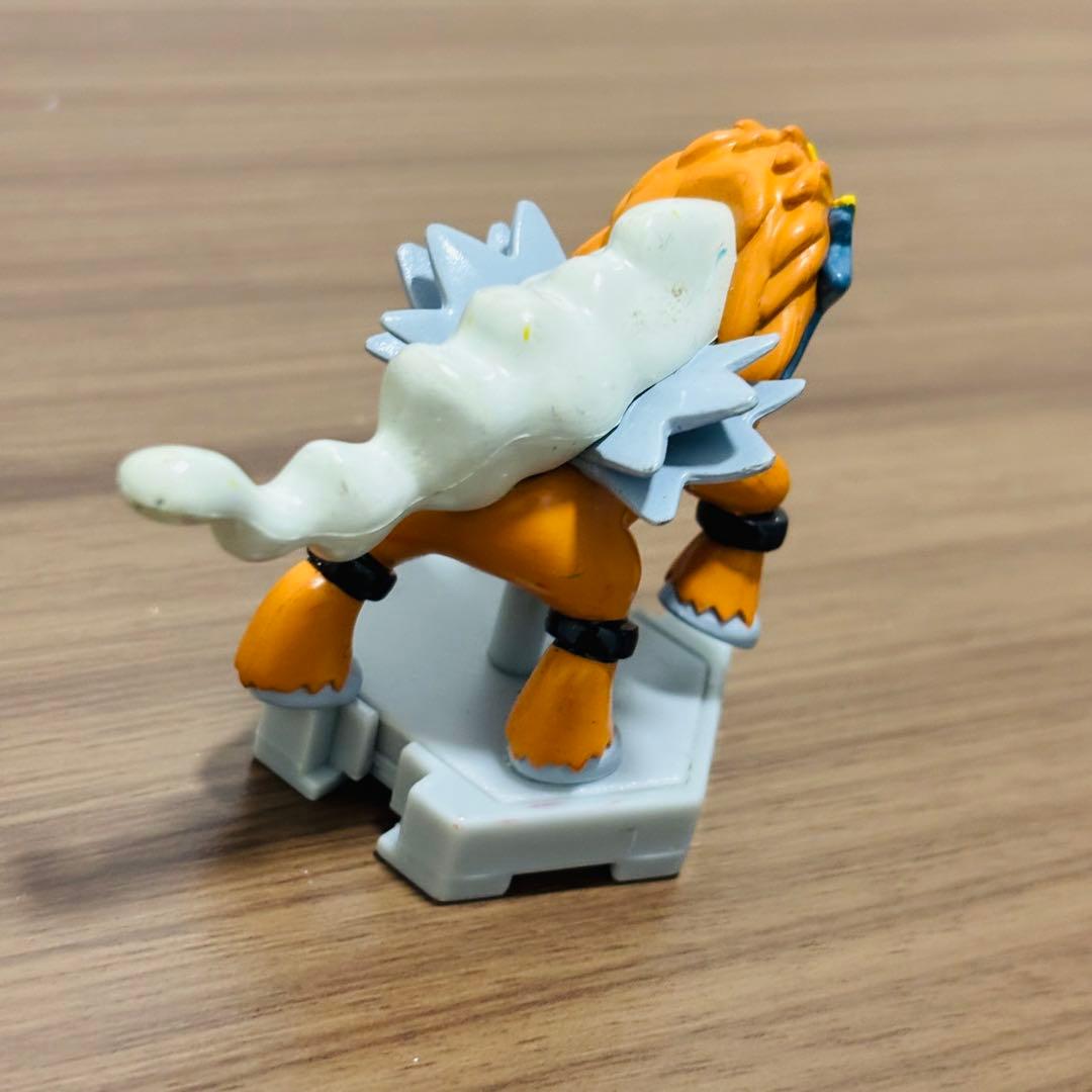 ポケモン　モンコレプラス　エンテイ　色違い　フィギュア