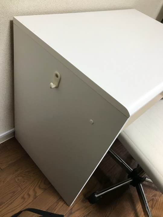 机、椅子、ランドセルのセット