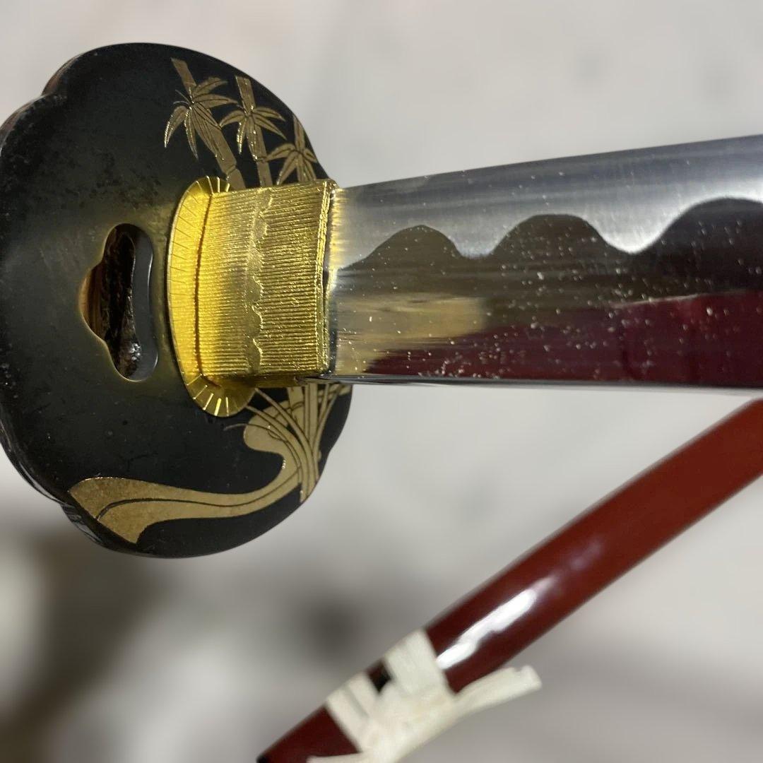 高級模造大刀 藤巻柄 竹笹図木瓜鍔 小豆色呂鞘 - メルカリ