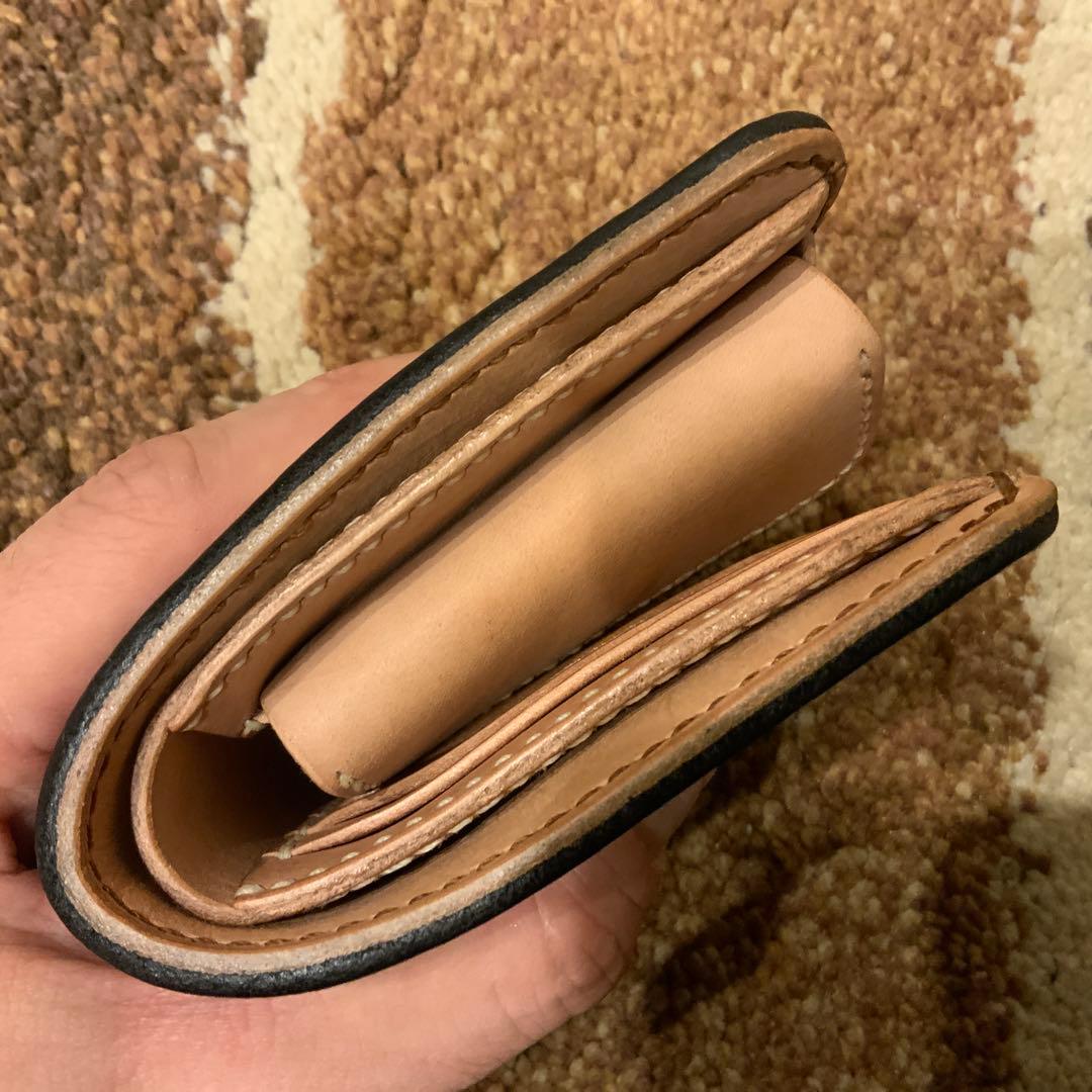 未使用 分厚い黒の本革を使用した二つ折り財布 ハンドメイド