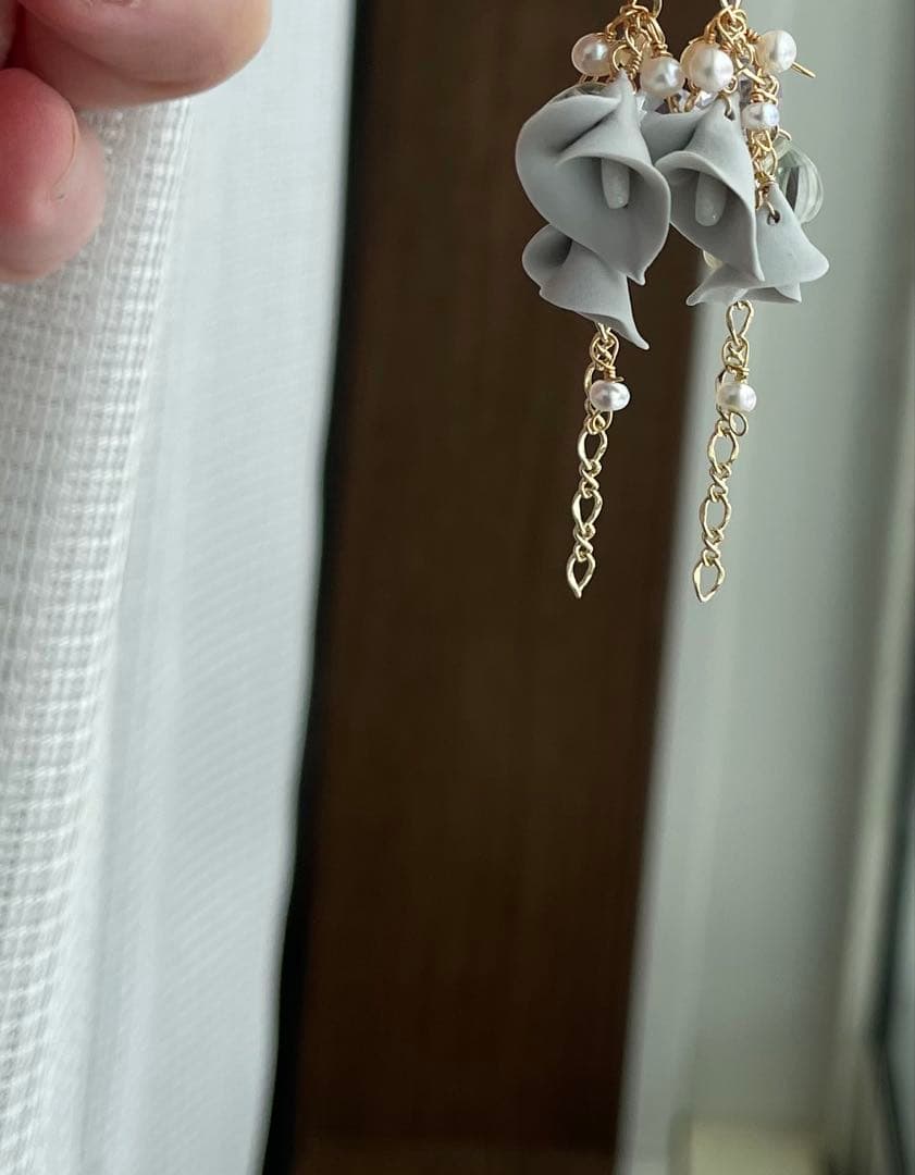 作家様の可愛いグレーカラーのピアスチャーム☆