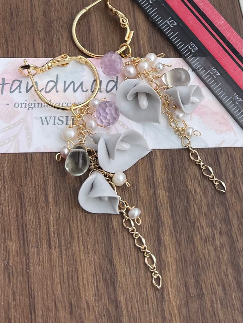 作家様の可愛いグレーカラーのピアスチャーム☆