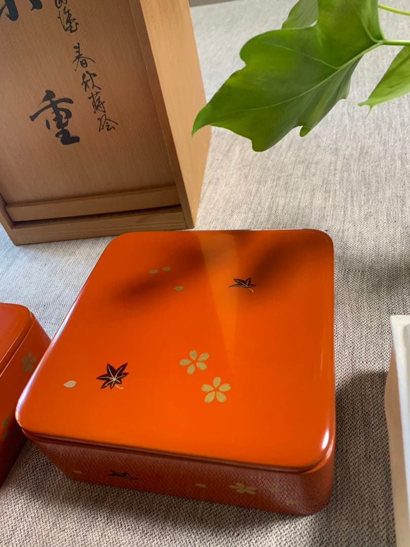 輪島塗 小重（小ぶり重箱）五客 春秋蒔絵 桜 紅葉ちらし 木箱入未使用