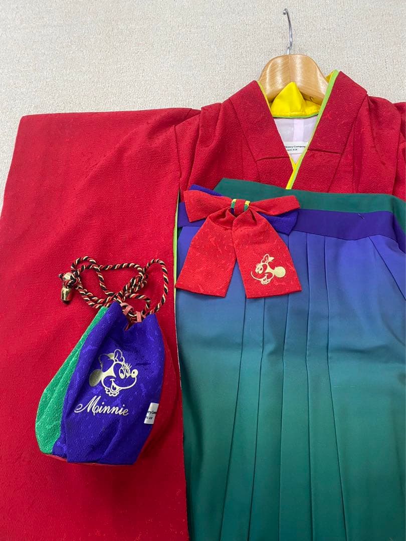 ディズニー ミニー 袴 七五三 3歳 赤 緑 巾着 レトロ可愛い