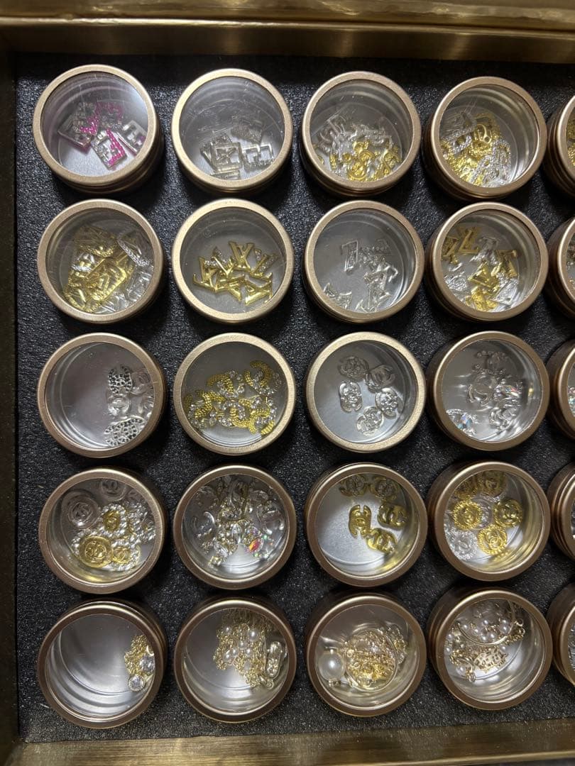 ブランド ネイルパーツ