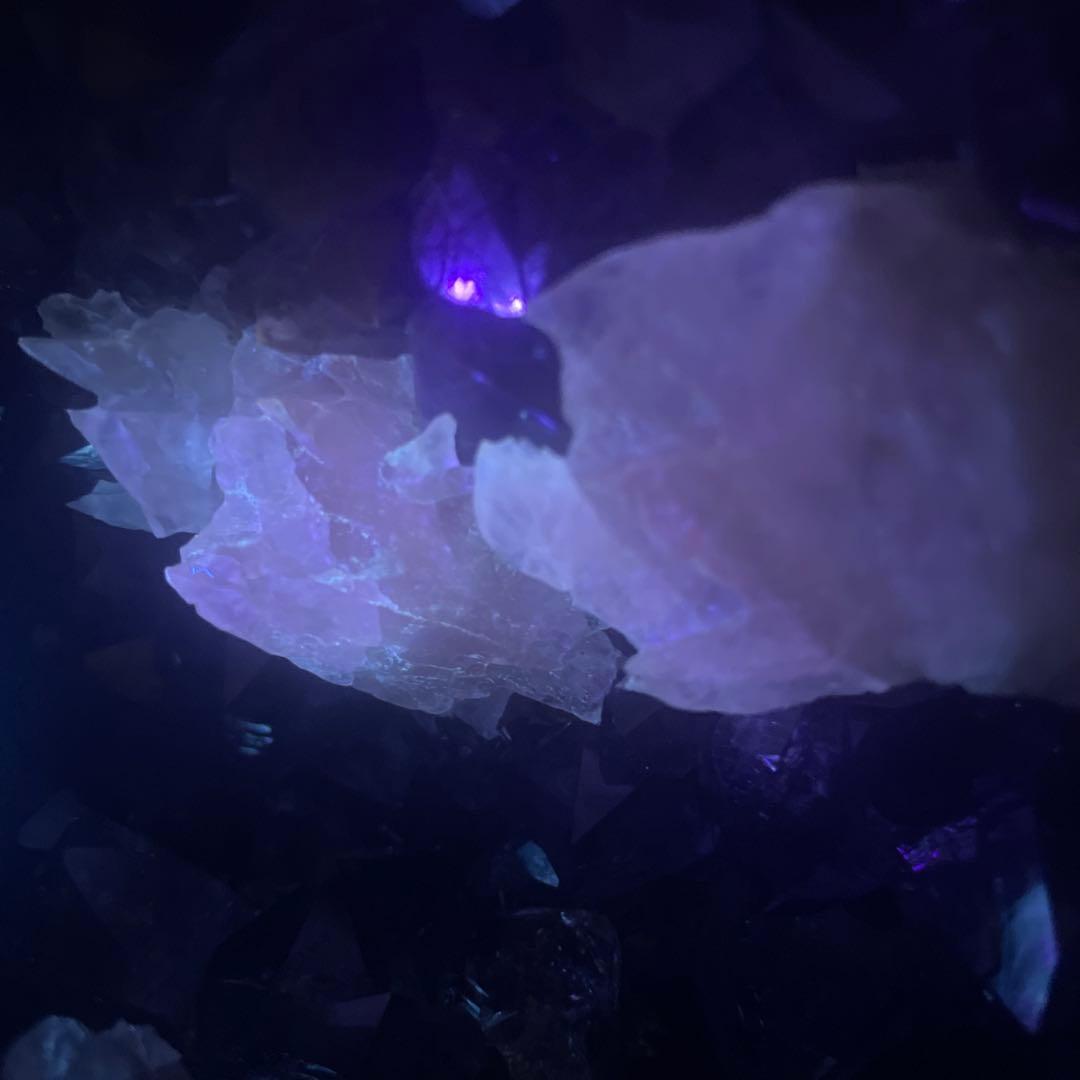 ⭐︎ウルグアイ産アメジストドーム　カコクセナイト　カルサイト共生