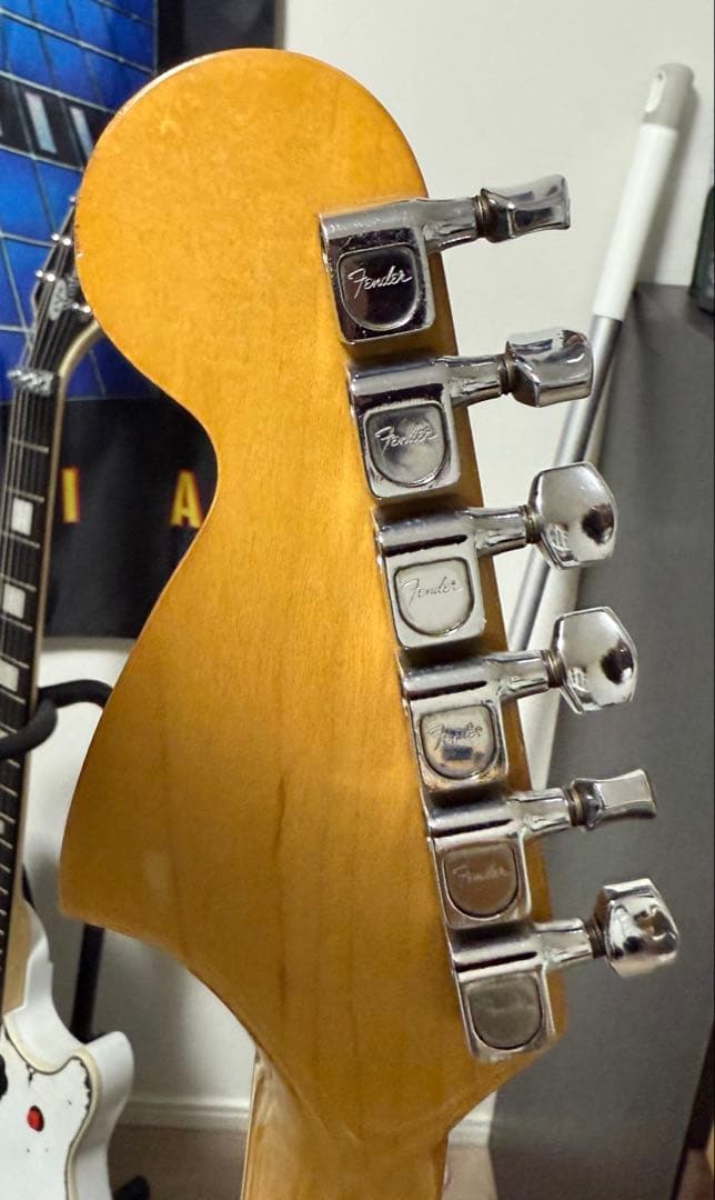 ストラトキャスター Stratocaster ブラック