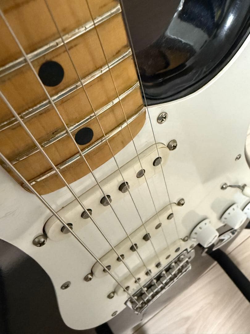 ストラトキャスター Stratocaster ブラック