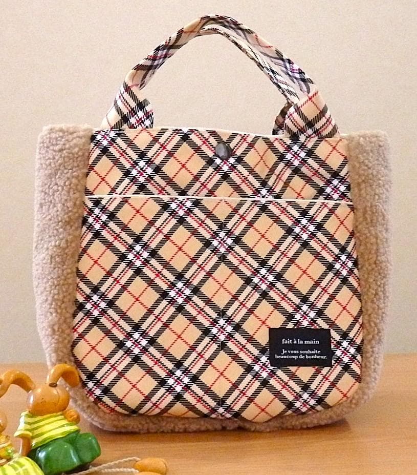 ハンドメイド　ふわふわマチのラウンドトートバッグ（FZ-25）