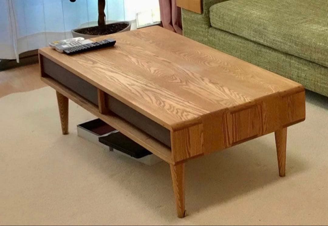 タモ無垢　木製　センターテーブル 引き出し付き