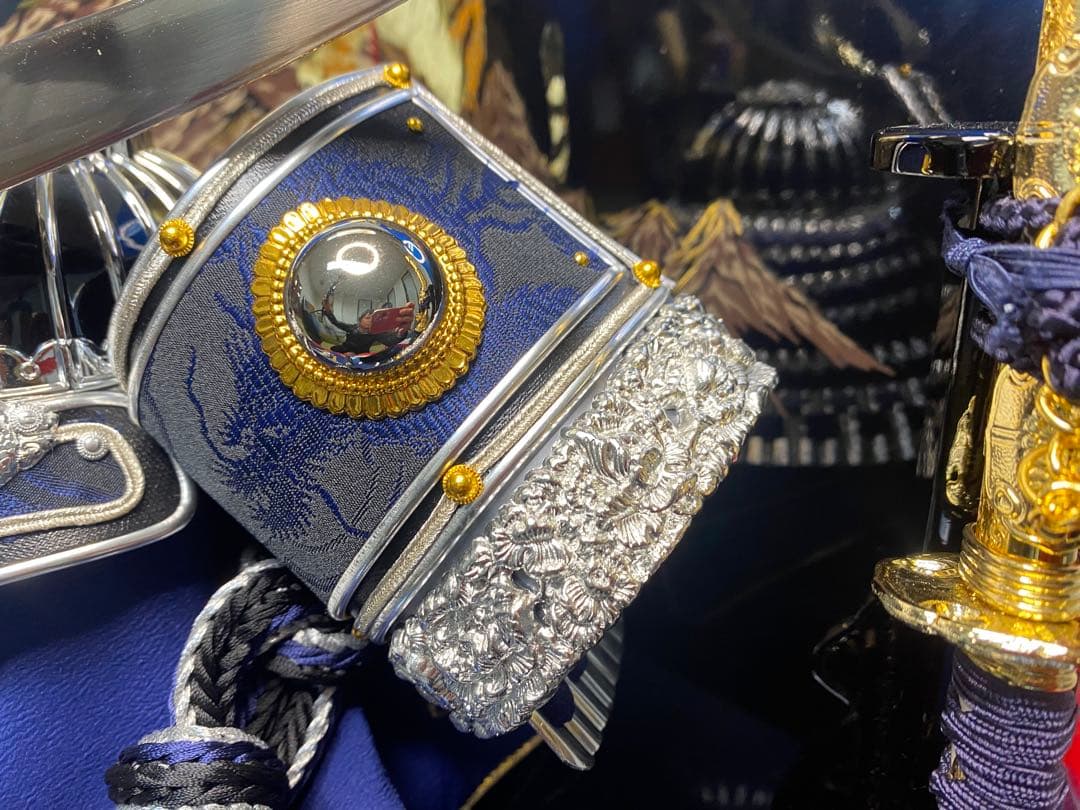 上杉謙信　東京久月　五月人形　家紋付き兜飾り収納セット・シルバー兜・天空シリーズ