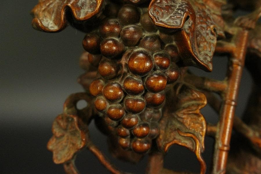 中国美術 高揚木 刻 葡萄栗鼠 置物 高7.7cm(HA383)