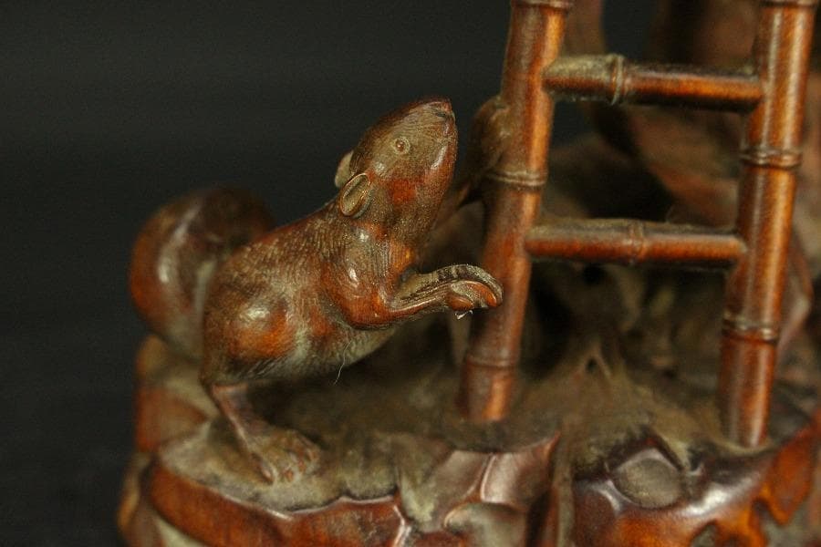 中国美術 高揚木 刻 葡萄栗鼠 置物 高7.7cm(HA383)