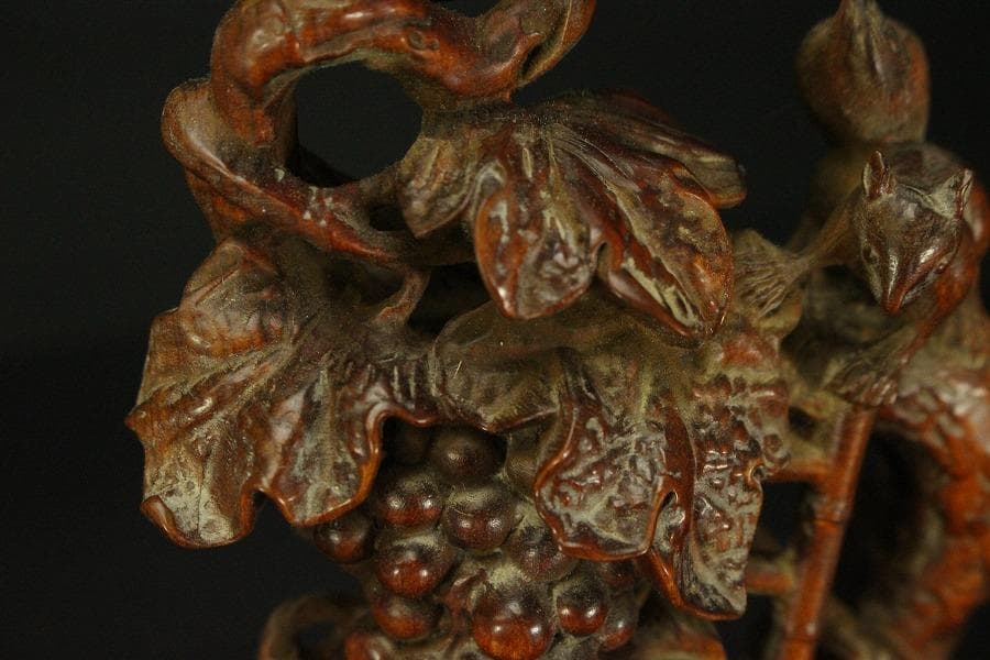 中国美術 高揚木 刻 葡萄栗鼠 置物 高7.7cm(HA383)