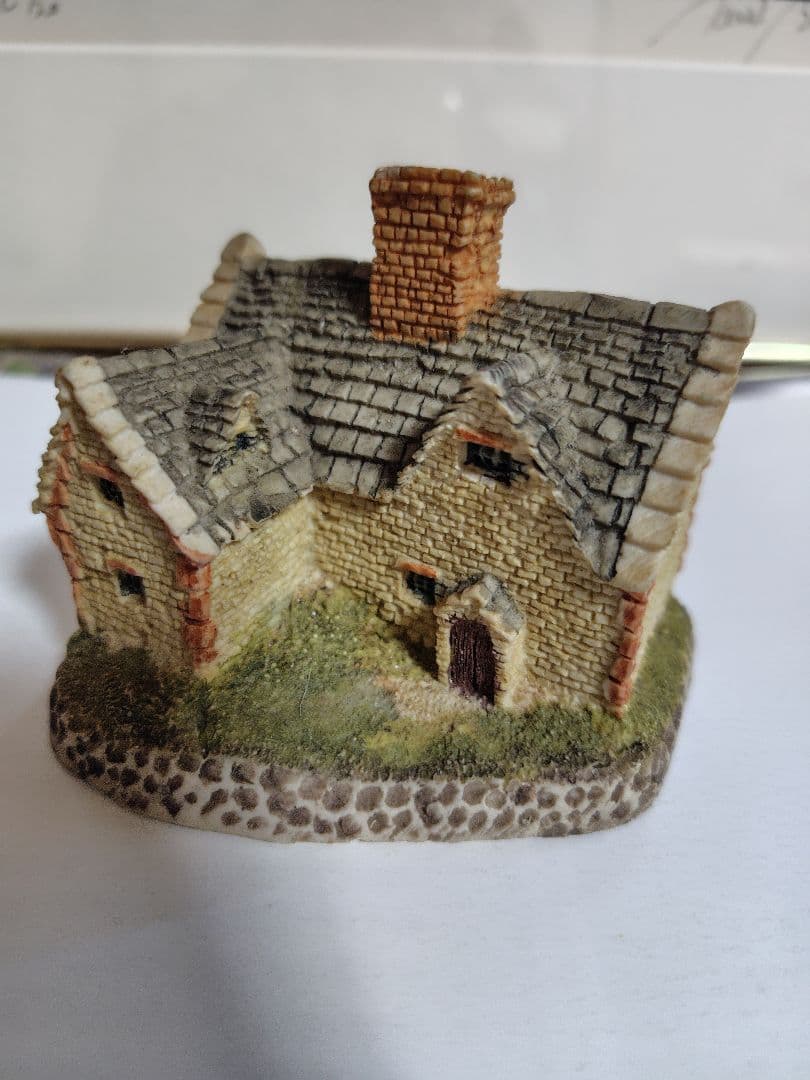 ★英国・リリパットレーン素敵な伝統の石造り家屋 細美な風合い屋根瓦・石積壁