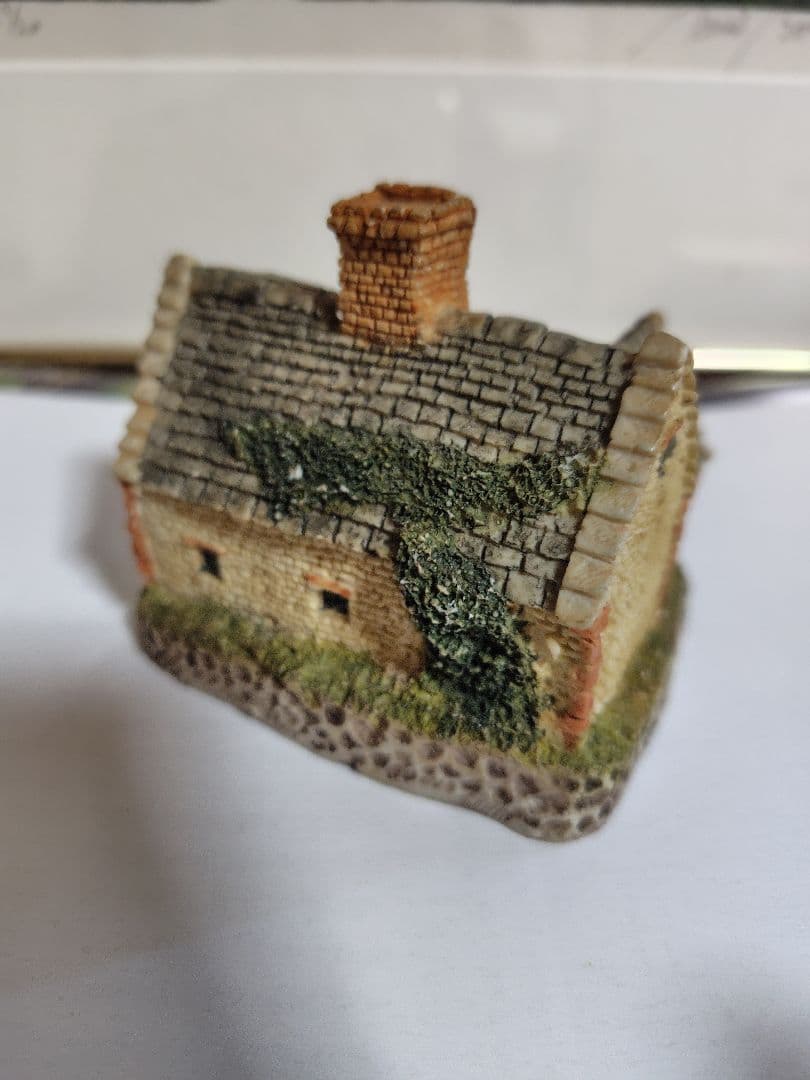 ★英国・リリパットレーン素敵な伝統の石造り家屋 細美な風合い屋根瓦・石積壁