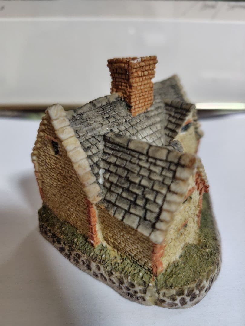 ★英国・リリパットレーン素敵な伝統の石造り家屋 細美な風合い屋根瓦・石積壁